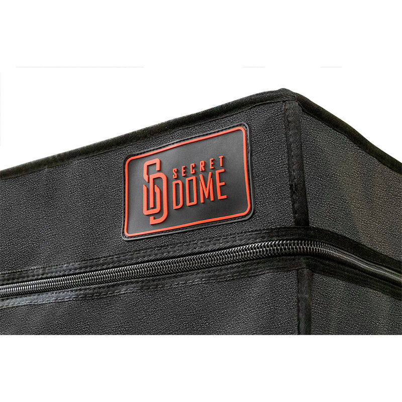 SECRET DOME - KINK CLUB CABINA BUKKAKE NERO E ROSSO